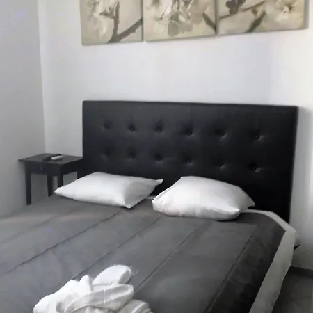 Otel Brand New In The Center 3*